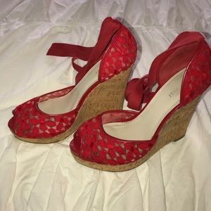 Nine West red wedges